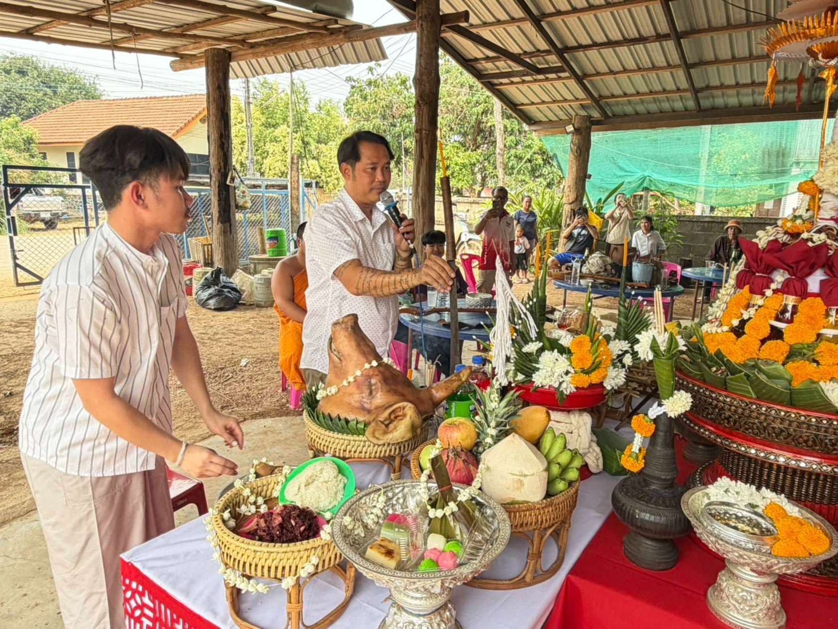 นายทศพล บุรวัฒน์