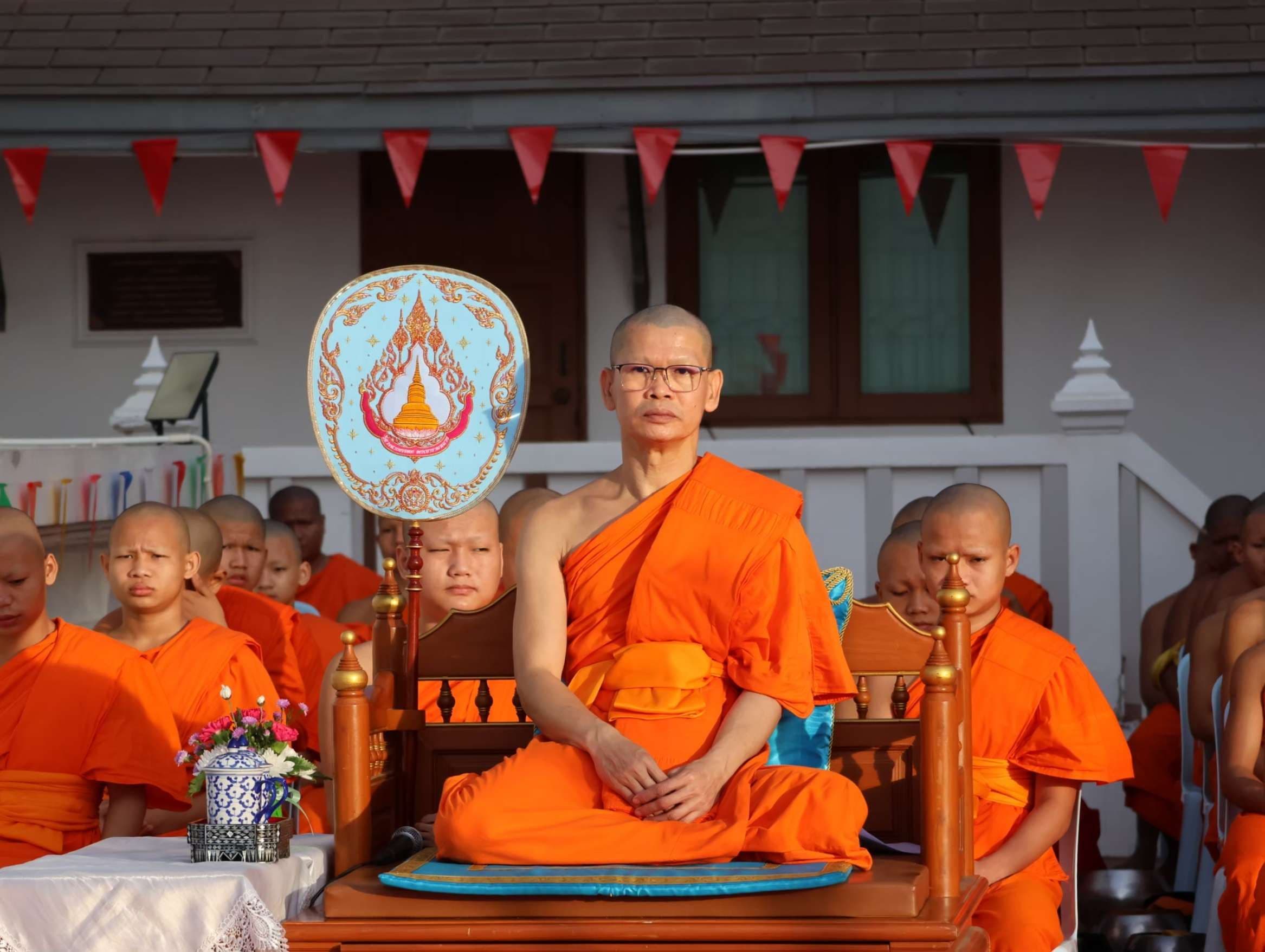 งานบุญประเพณีออกพรรษาตักบาตรเทโวโรหณะ