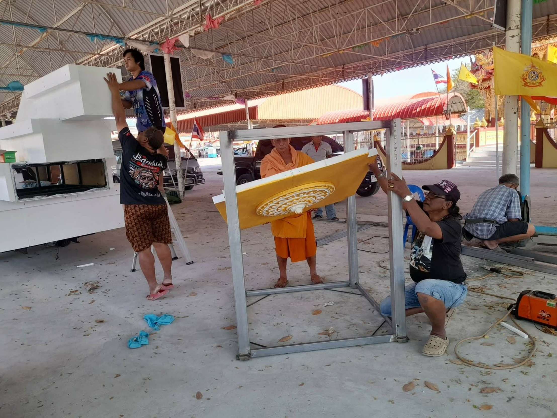 นายประภัทร์  เดชะมาก