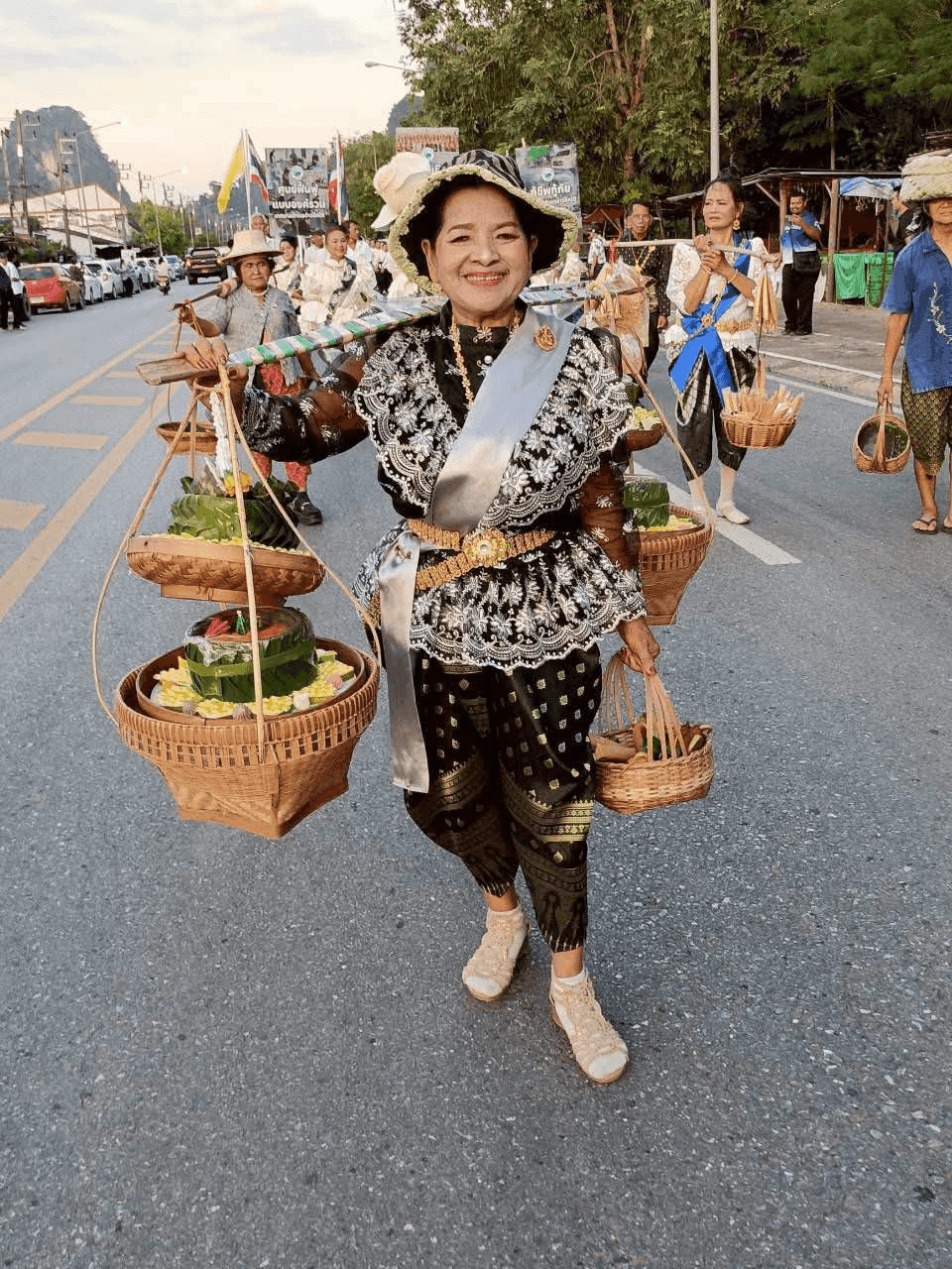 นางสาวสุคนธ์  ภิญโญรัตนโชติ