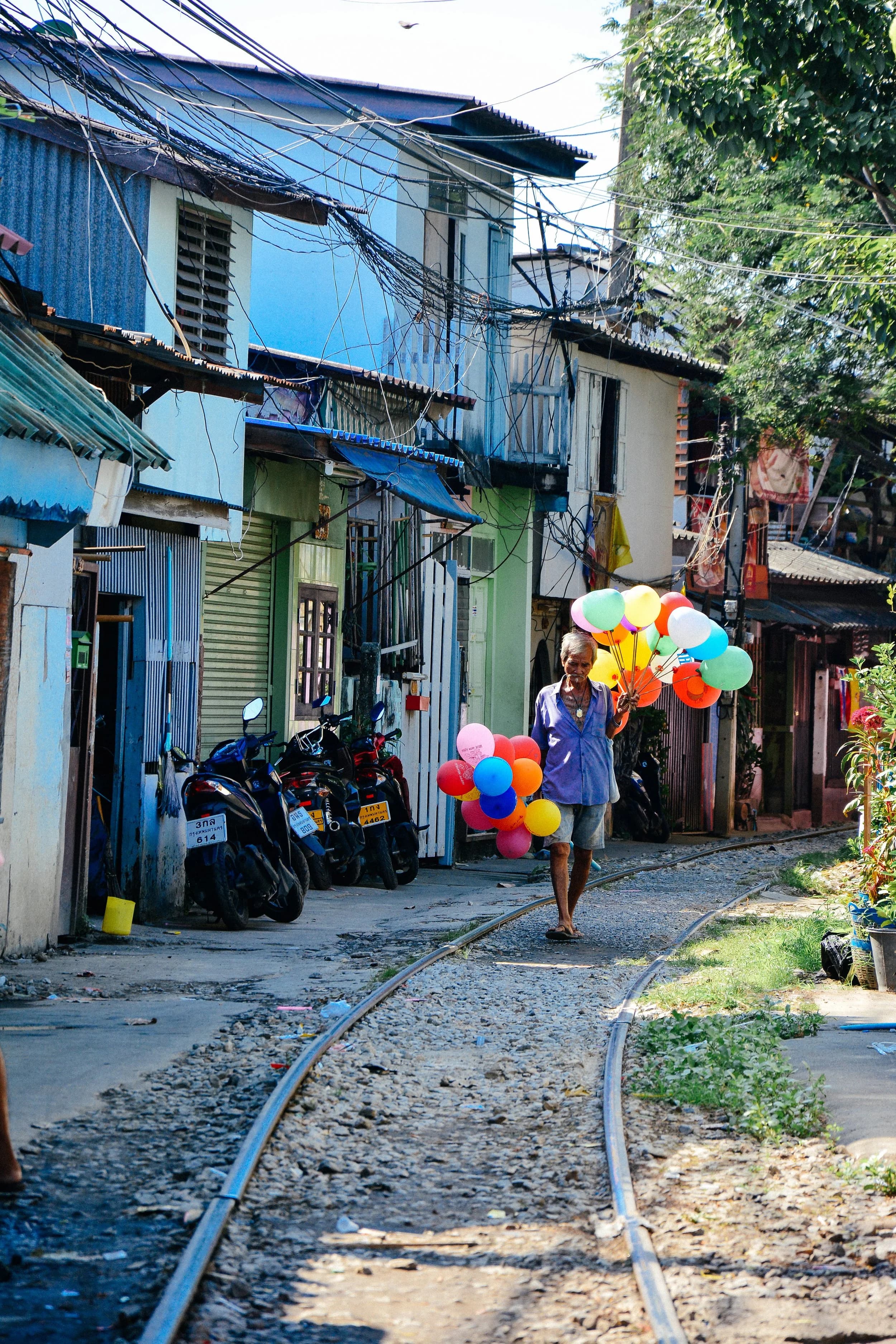 Bangkok: Explore Biggest Slum in Bangkok — Khlong Toei | Private Tour